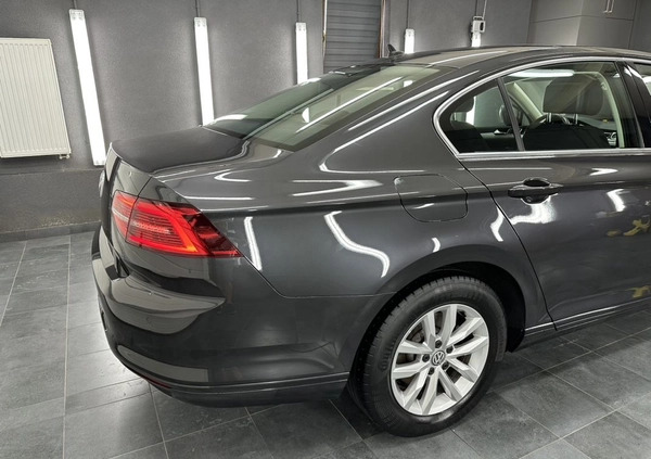 Volkswagen Passat cena 83500 przebieg: 126000, rok produkcji 2018 z Jasień małe 781